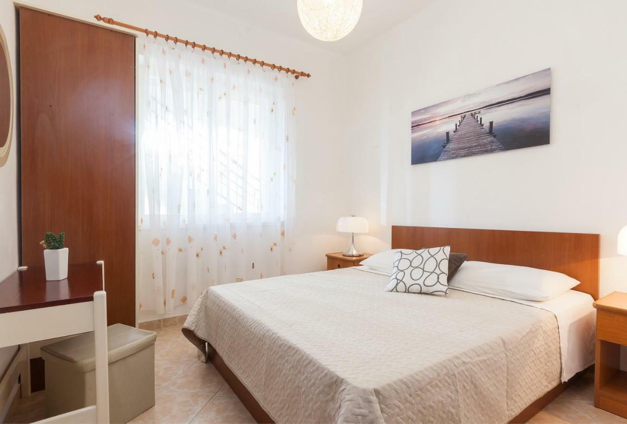 Vila Nela Tučepi Exterior foto