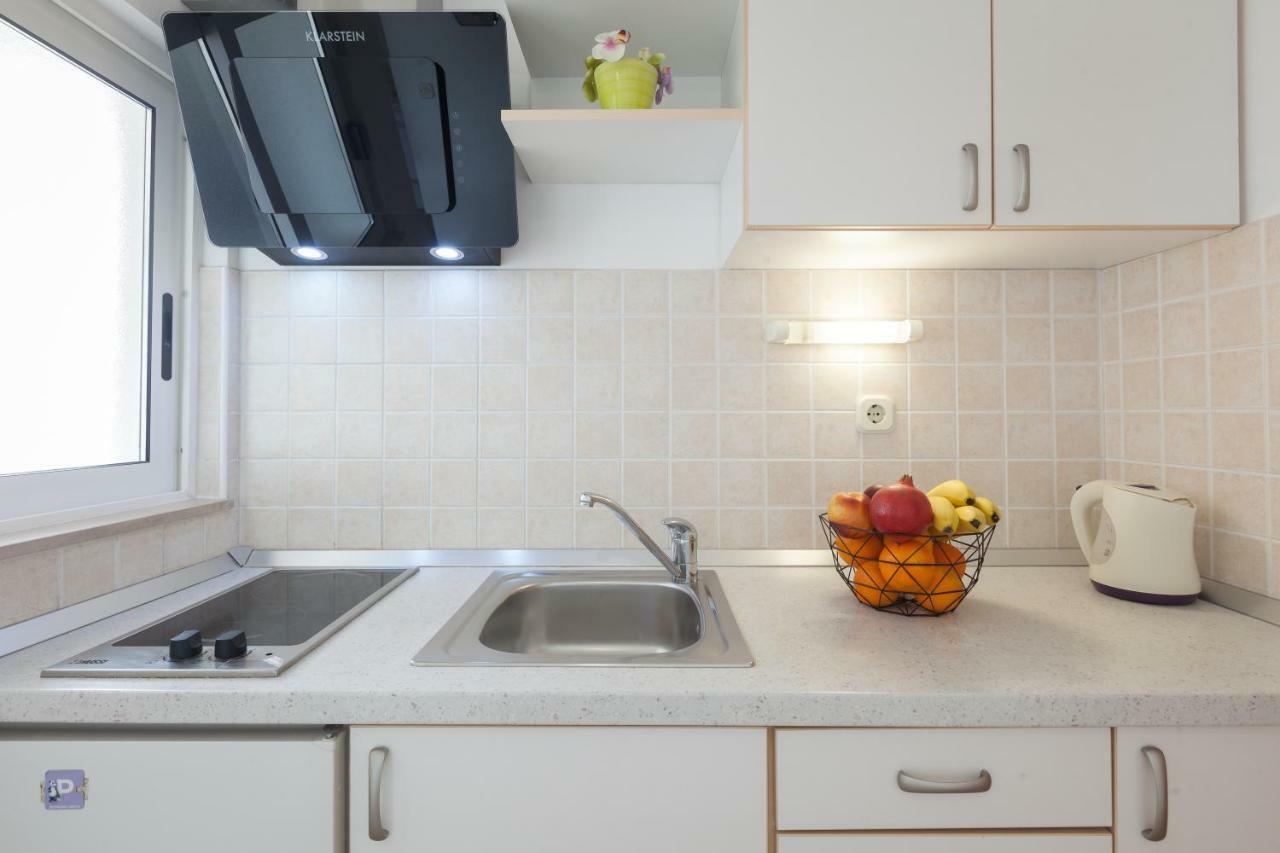 Vila Nela Tučepi Exterior foto