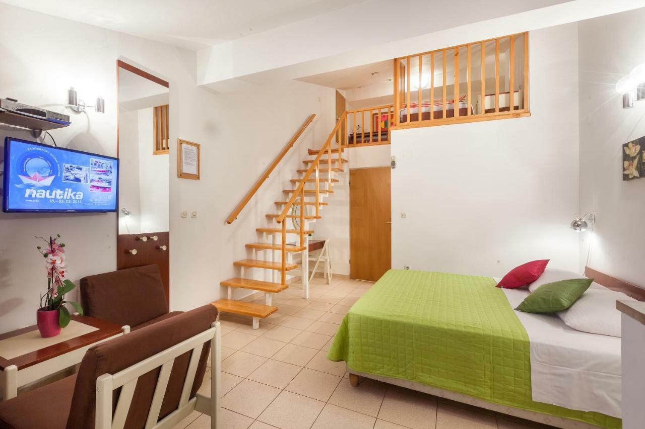 Vila Nela Tučepi Exterior foto