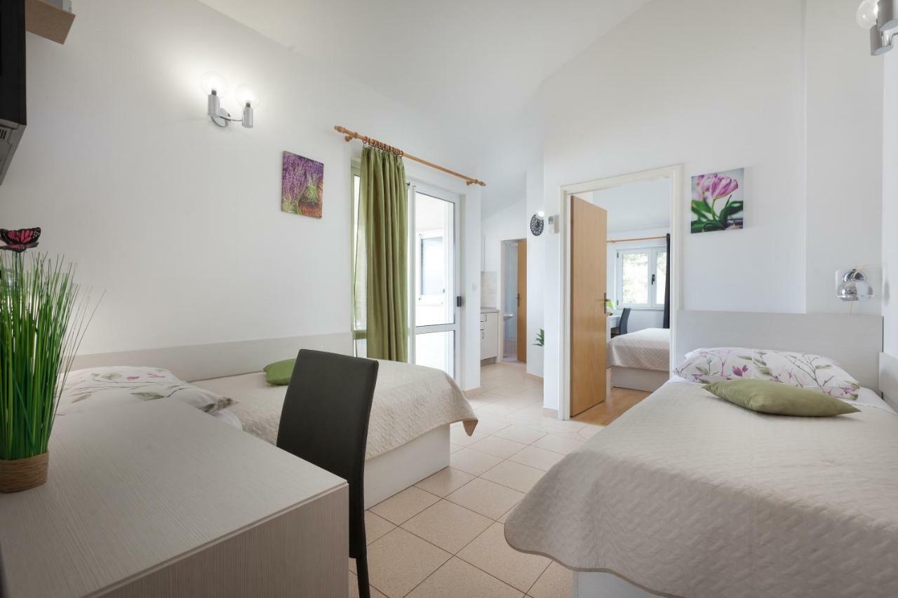 Vila Nela Tučepi Exterior foto